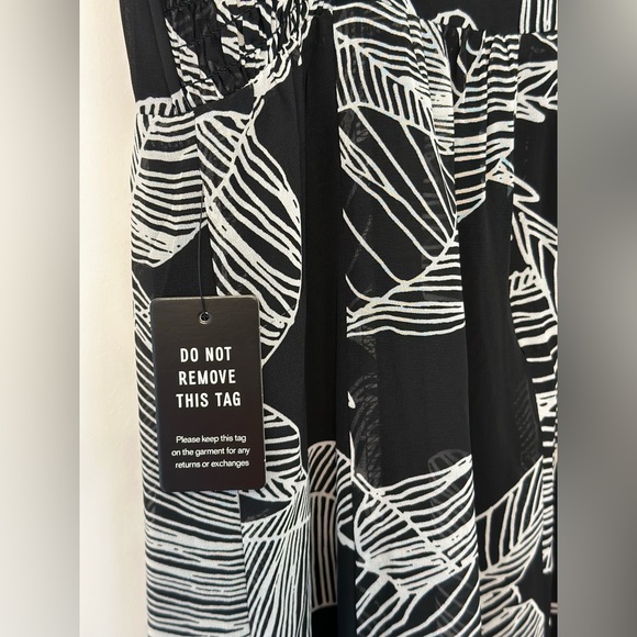 BNWT Express Maxi Dress with Slit - Size S - Picture 8 of 9